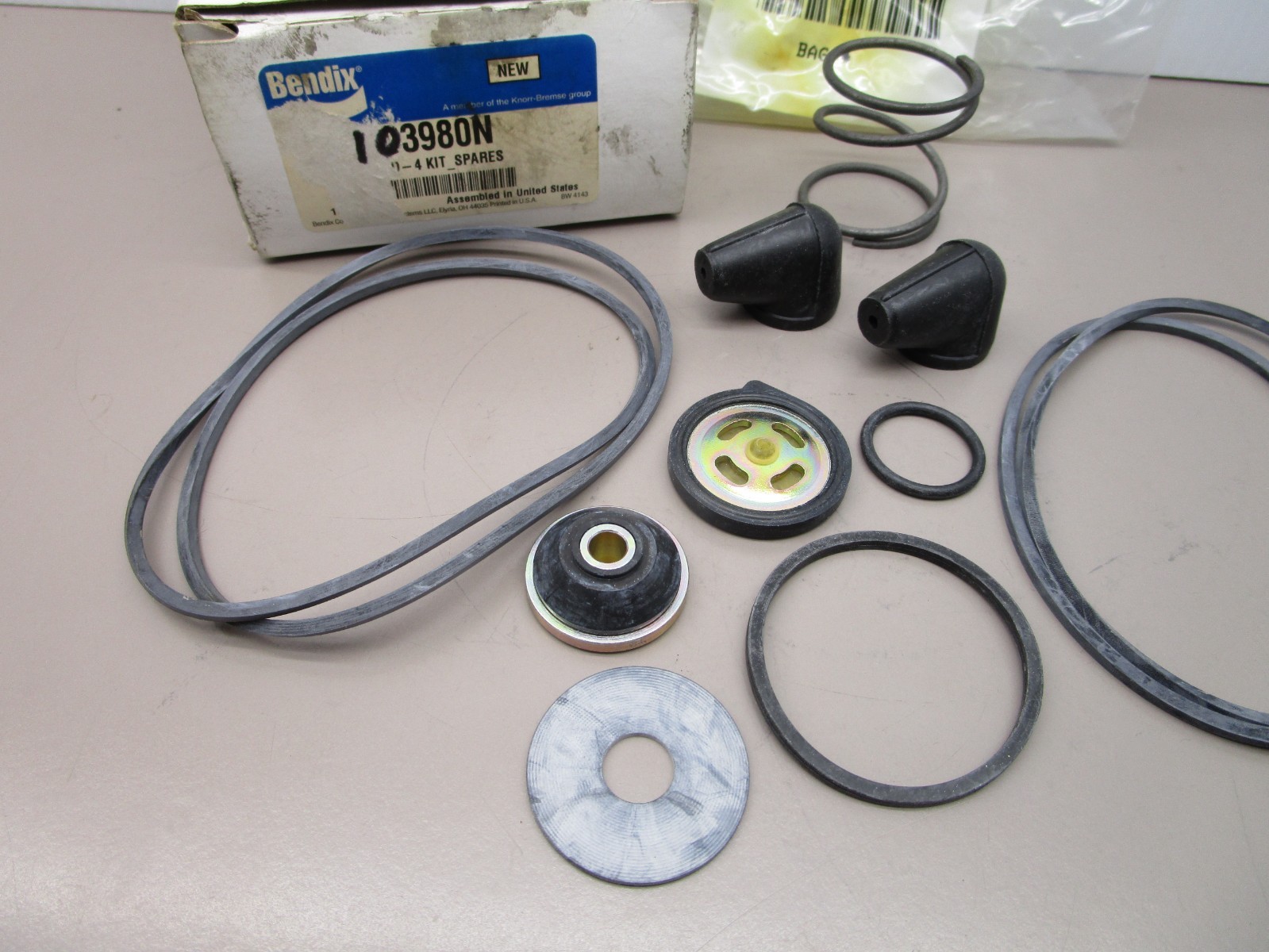 Bendix 103980N End Cover Repair Kit for AD-4 Air Drier
