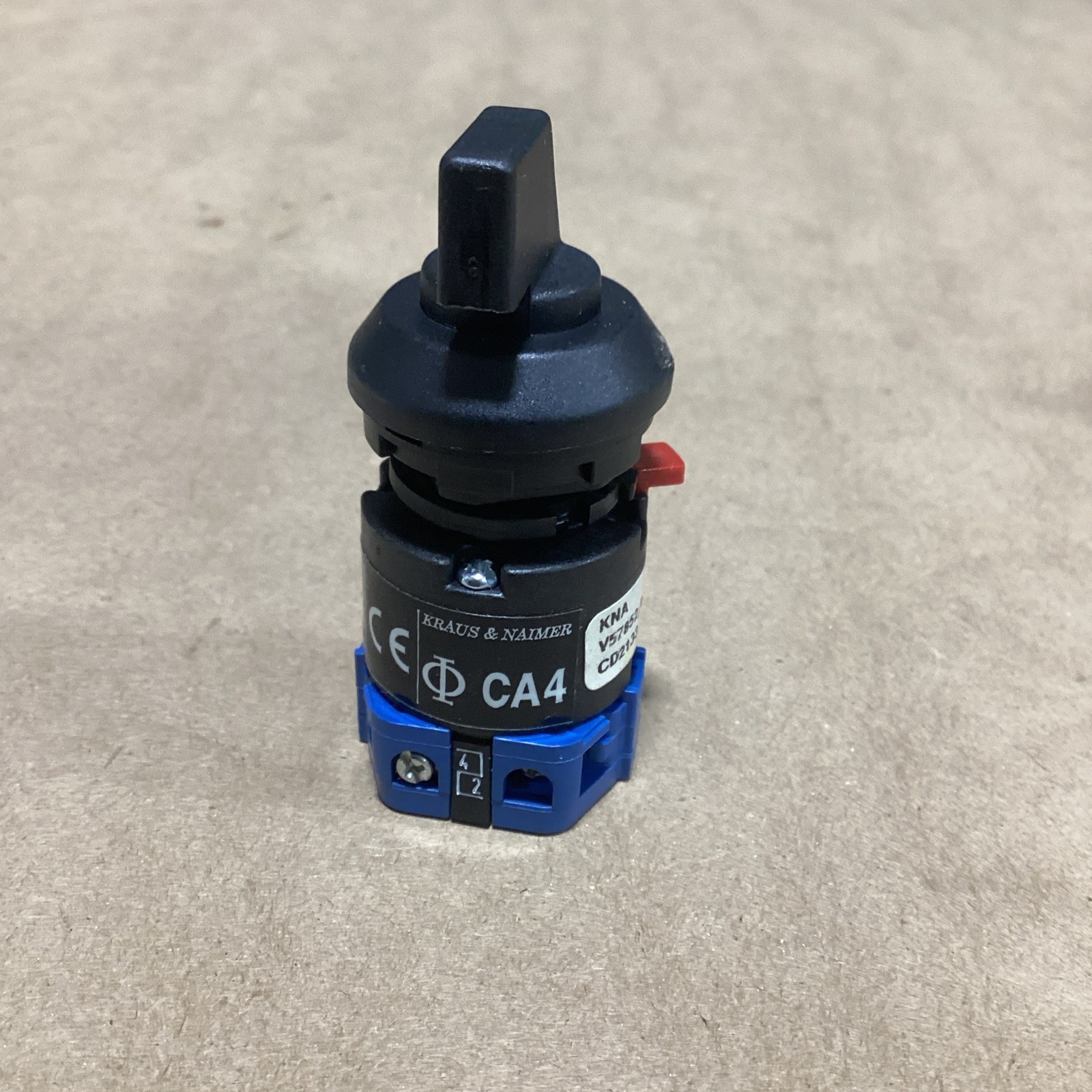 KRAUS & NAIMER CA4 SELECTOR SWITCH 2 POSITION MAINTAINED 50/60HZ 220-240V NNB