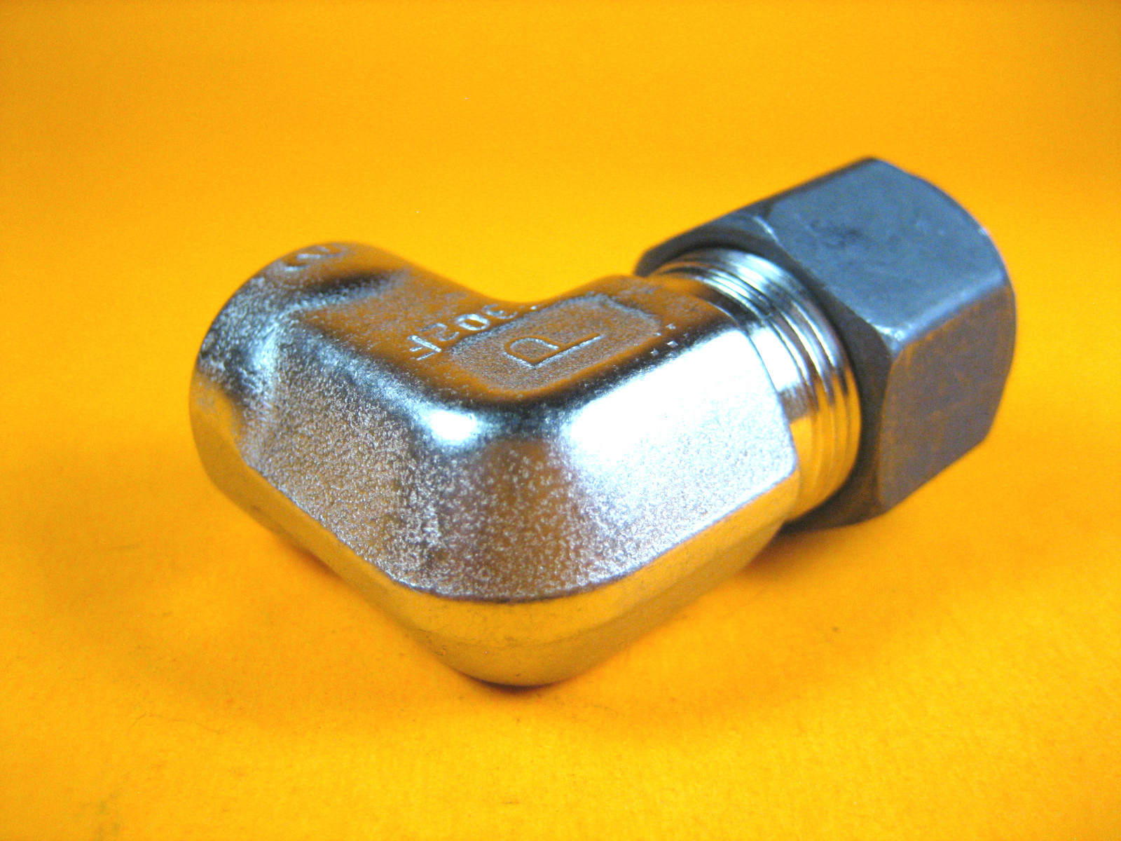 Parker – 8-4 DBZ-SS – SS Female Elbow Fitting, 1/2″x1/4″ (Lot of 3)