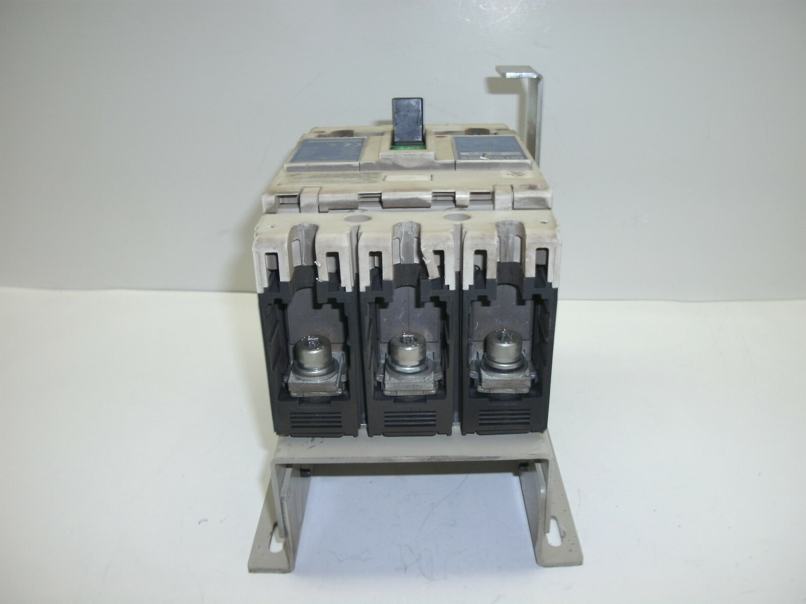 MITSUBISHI NF-SFW3 CIRCUIT BREAKER 50A 3P AC220V 600Y/347VAC