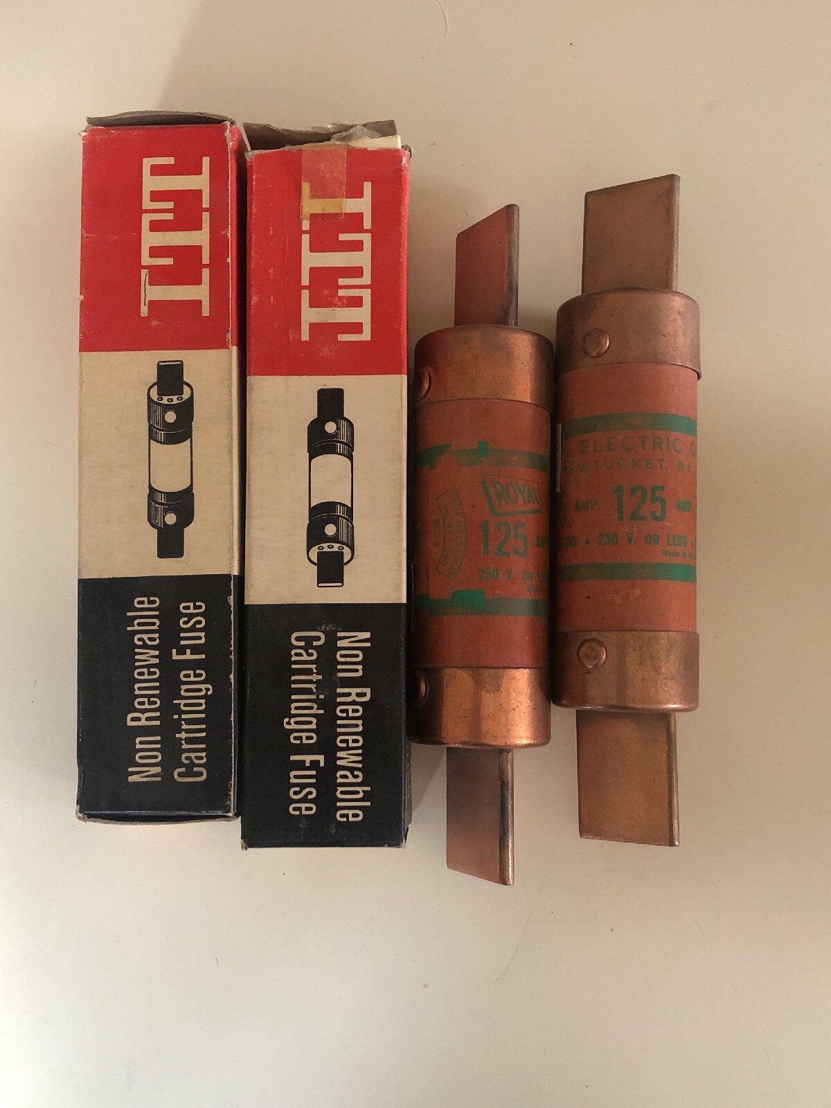 ITT NON RENEWABLE CARTRIDGE FUSES 125 AMP 250 VOLTS C2125 Lot Of 4