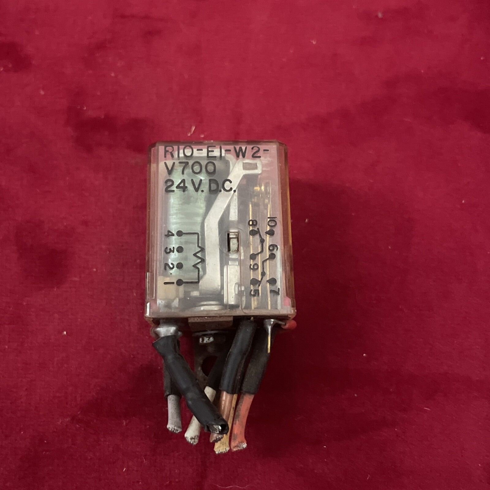 AMF Potter & Brumfield R10-E2-W2-V700 Relay R10E2W2V700