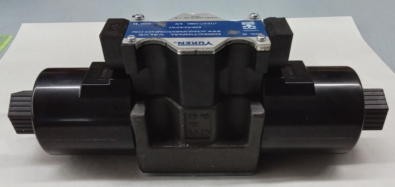 YUKEN Directional Valve DSG-03-3C4-R100-C-50 VK314717-0-0A