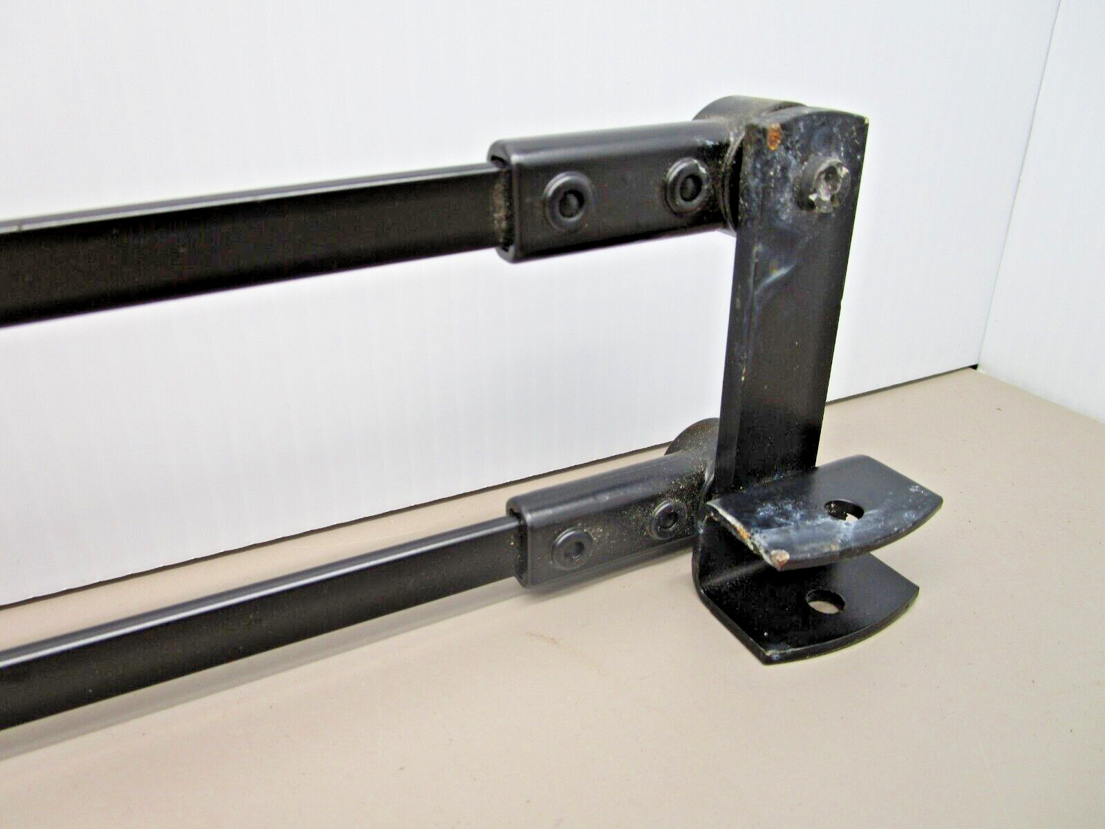 Bosch 3-398-100-098 Pantograph Wiper Arm 28″ Dual Leg Straight 7/16″ Mount 730mm