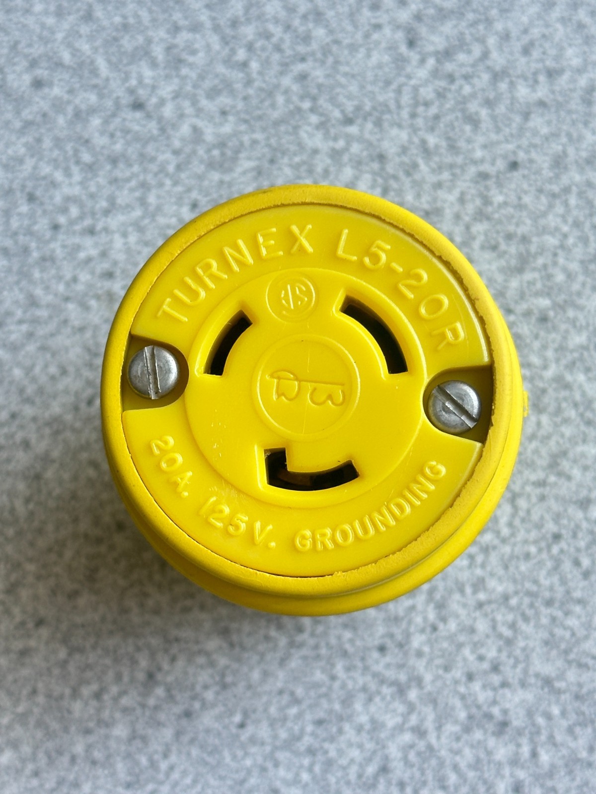 NEW WOODHEAD 2747 YELLOW NEOTEX RUBBER TURNEX CONNECTOR L5-20R 20A 125V Ground