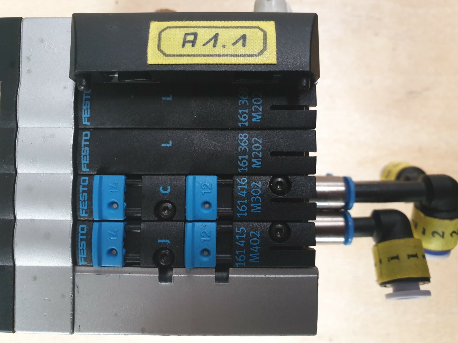 FESTO 18200 + 18250 + 161415 +161416 + (X2) 161368 PNEUMATIC BLOCK (R3S7.3B2)