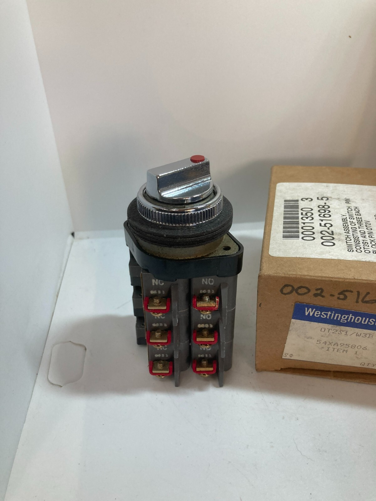 WESTINGHOUSE OT2S1/W3B SELECTOR SWITCH 2 POSITION 600VAC NIB