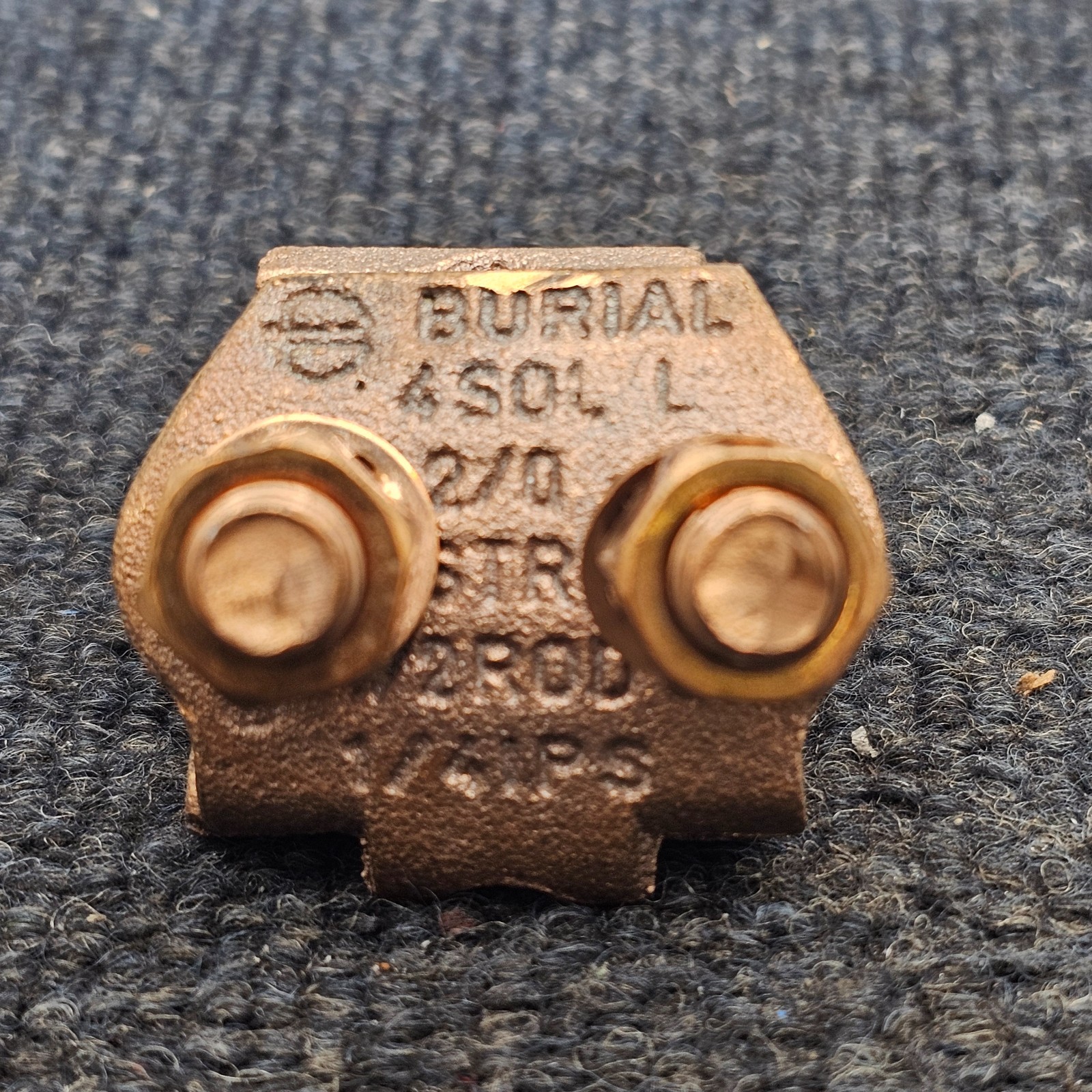 Burial Grounding Connector, Copper Alloy 4 SOL-2/0 STR 1/2 ROD 1/4 IPS