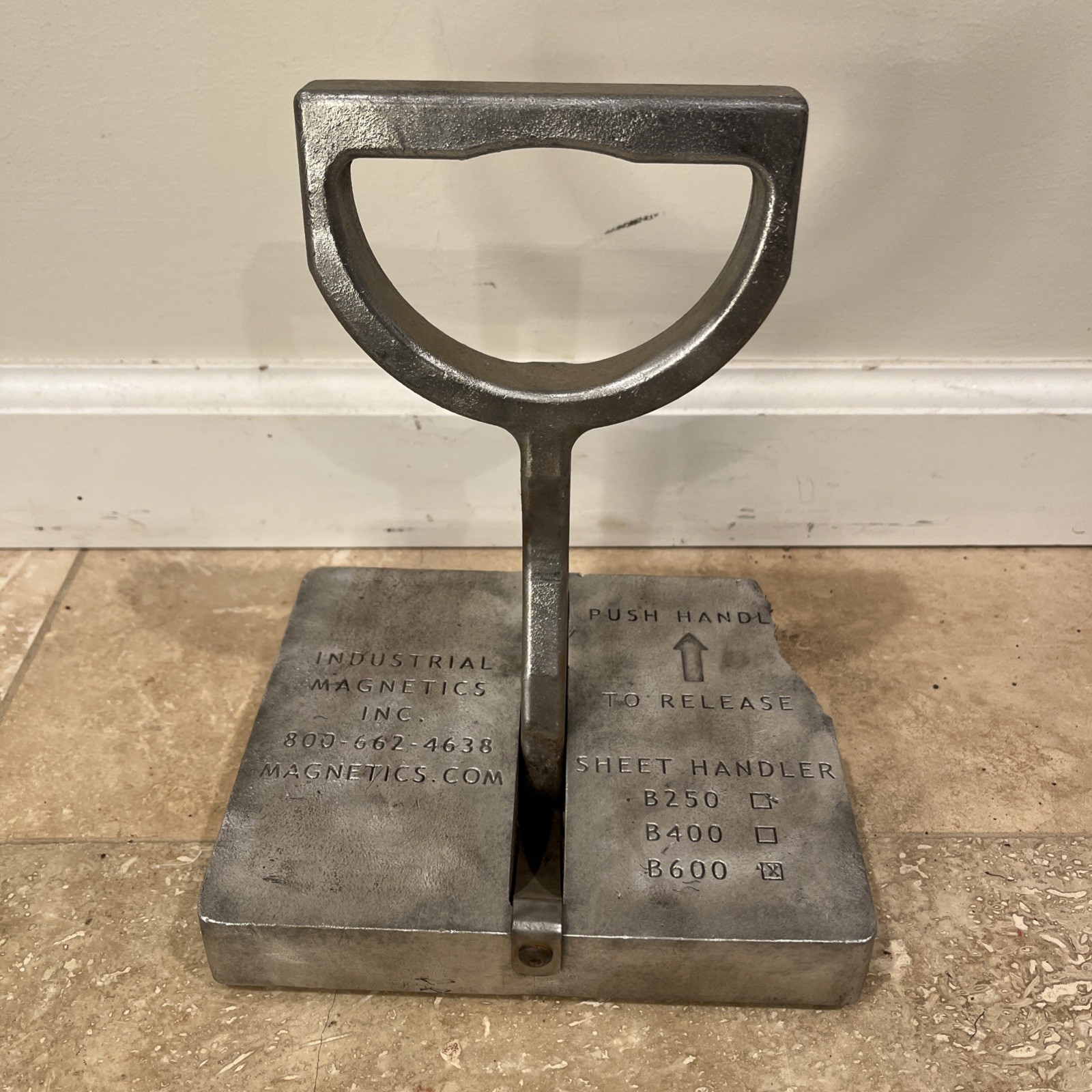 MAG-MATE B600 Manual Lifting Magnet,600 lb Load Cap. 2RVA6 (S1L5)