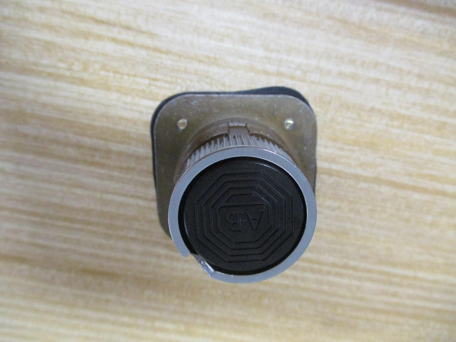 Allen Bradley 800T-KD Pushbutton 800TKD Black 800T-KD2