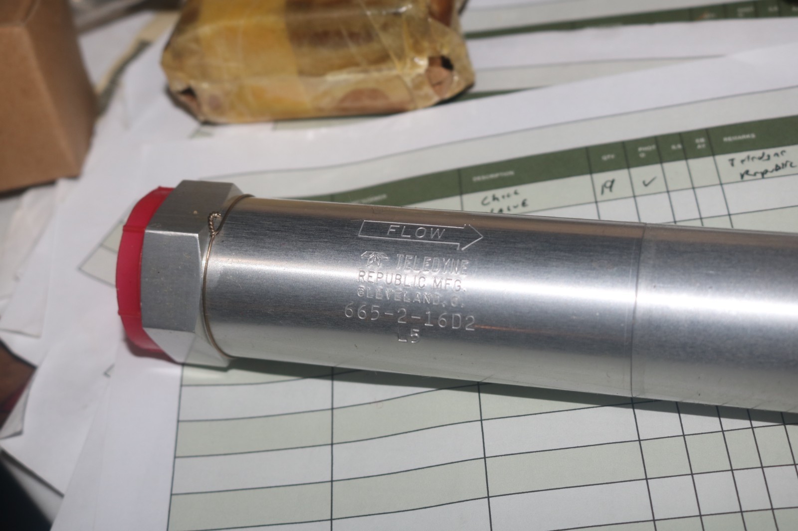 NOS Teledyne Parker 665-2-16D2 safety relief valve 4820-00-163-7745 35 PSI