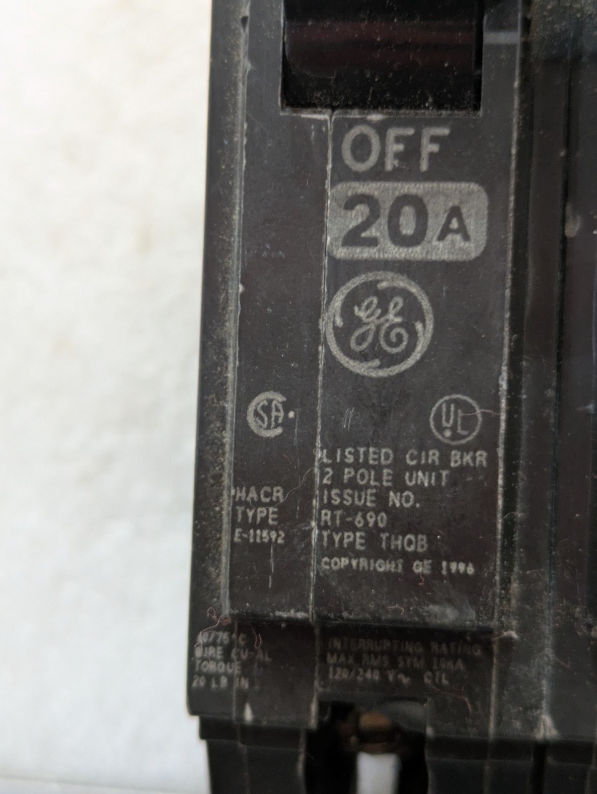 GE 20A 2-Pole Circuit Breaker 120/240V Plug-In Type Q-Line RT-690 Used