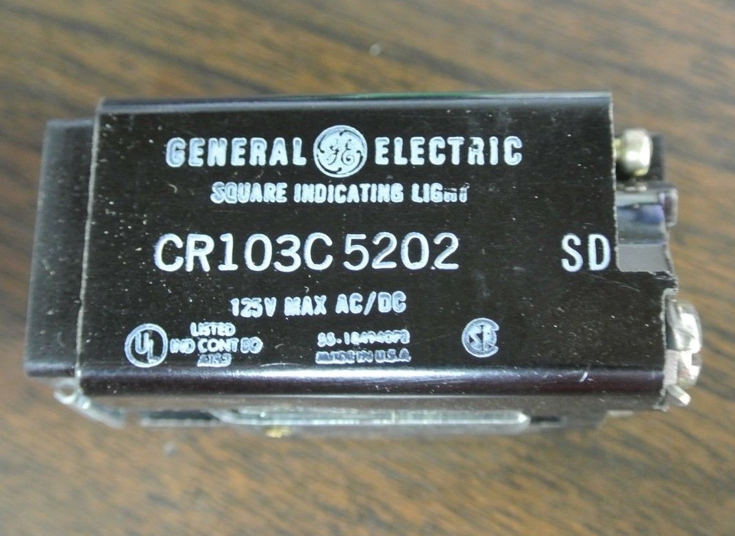 GE CR103C5202 – SQUARE INDICATING LIGHT – GREEN LENS – 125V AC/DC – NEW SURPLUS