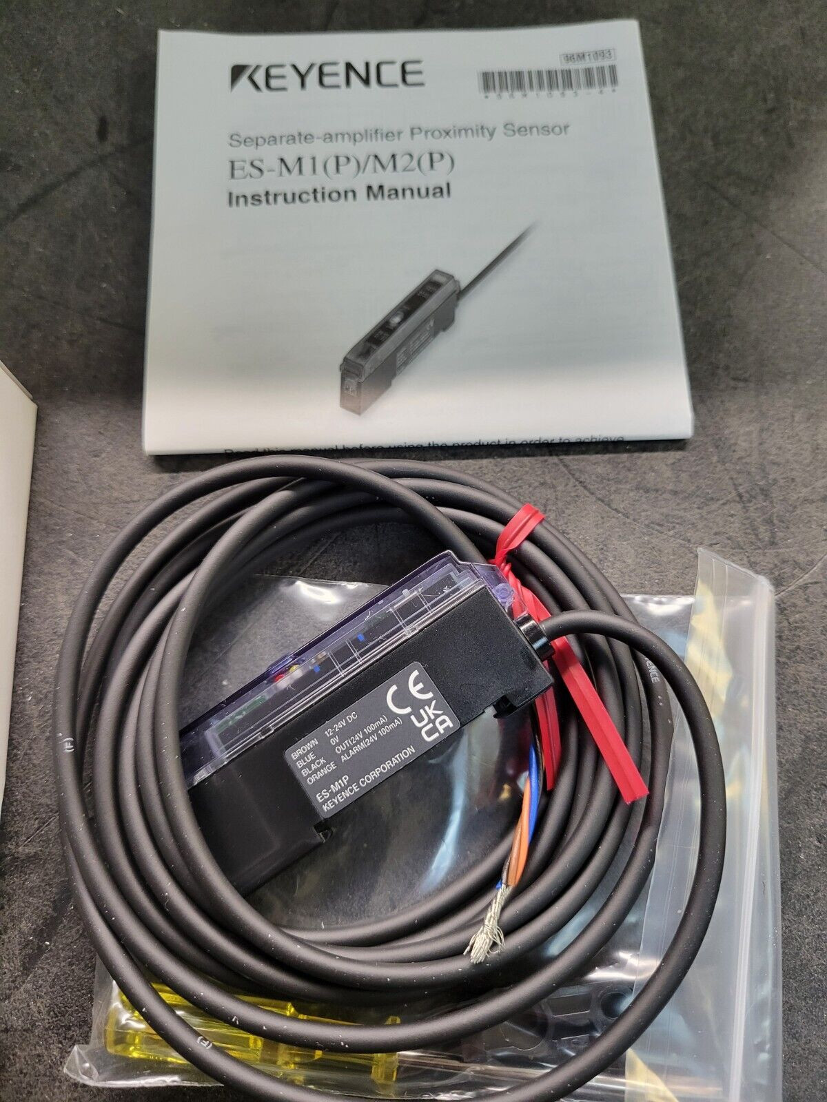Keyence ES-M1P Proximity Sensor.