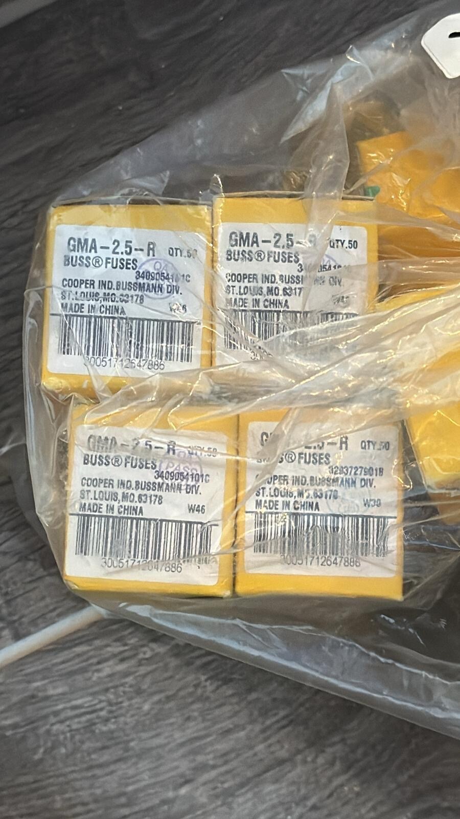 NEW Buss Fuses Cooper GMA-2.5-R Fuses, Lot Of 50