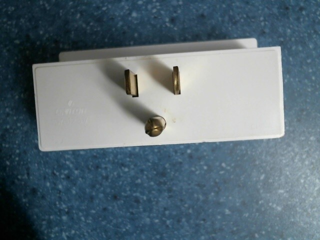 Leviton 697-W, Tripe Outlet Grounding Adapter, 15A-125V, White, Lot of 2, FS
