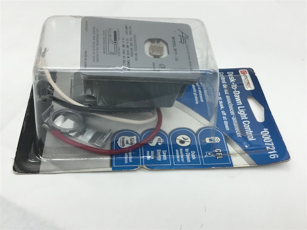 Utilitech 0007216 Dusk to Dawn light Control