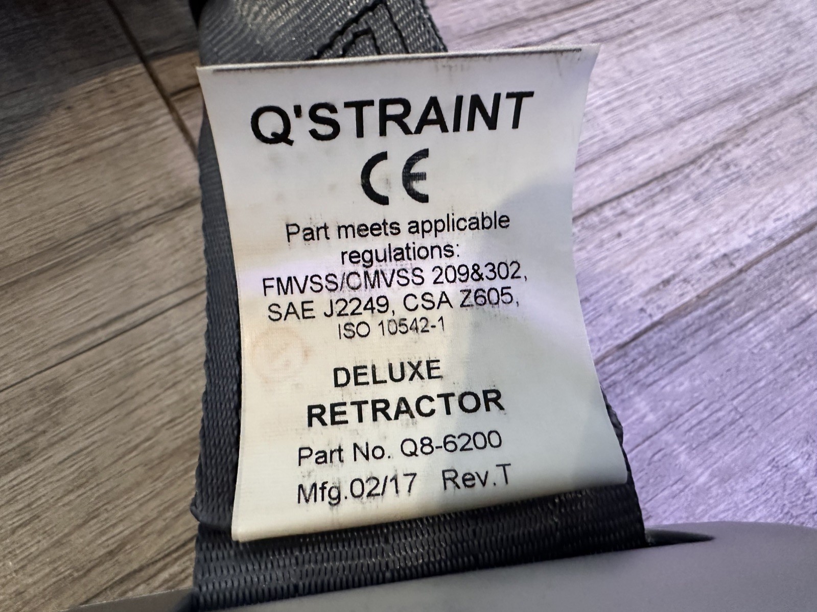 ( 1 ) Q’straint QRT-1 DLX Q8-6200 Securement Wheelchair Retractor w/L-Track Fit