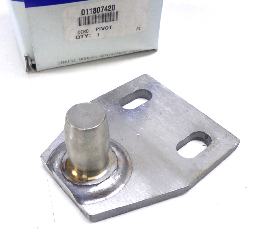 Mohawk 011807420 Exit Door Pivot / Bracket Lower