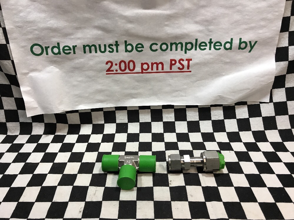 Lot Of 2 Swagelok TEE & FEMALE CONNECTOR SS-8-VCR-T & SS-8-WVCR-6-810, #118Q5