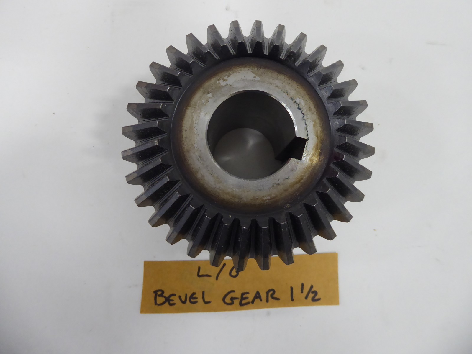L/G Bevel Gear 1-1/2″ Bore 3/8″ Keyway 32T Set Screw CEP00997-A630