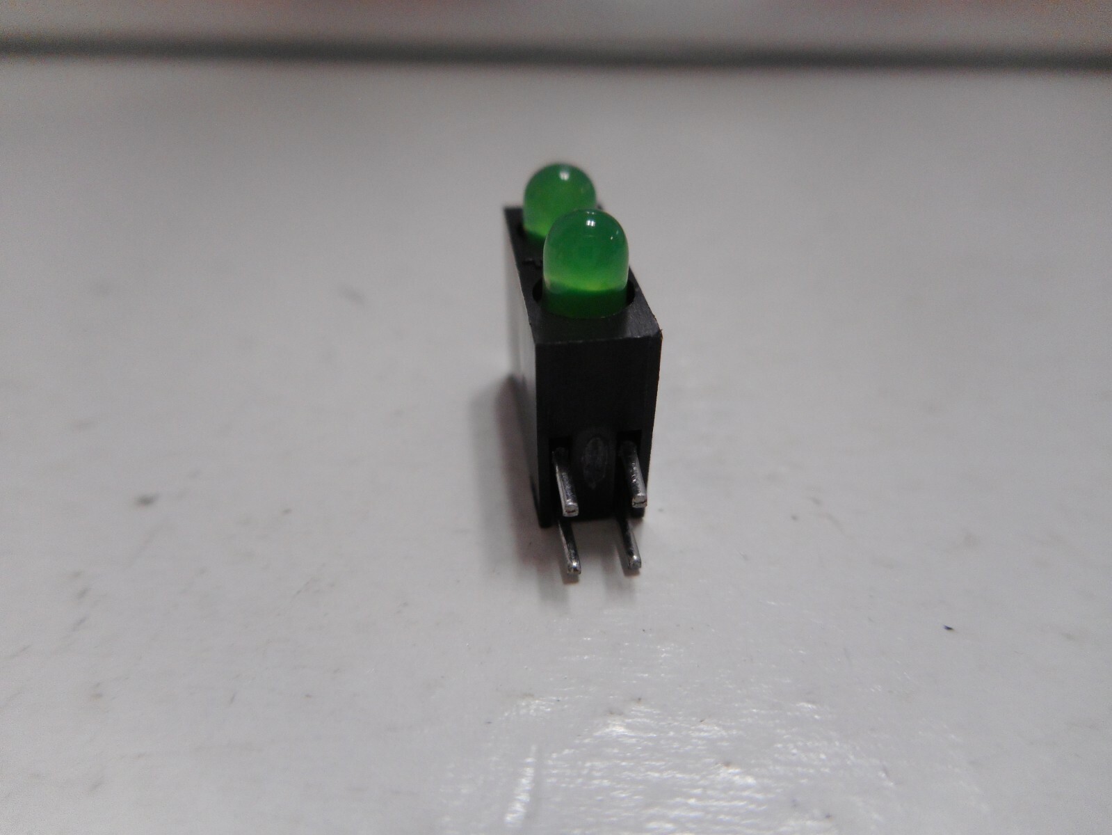 LOT OF 100 NOS 109-314-01-24 MARL LED PCB MOUNTED RIGHT ANGLE 665-012-001