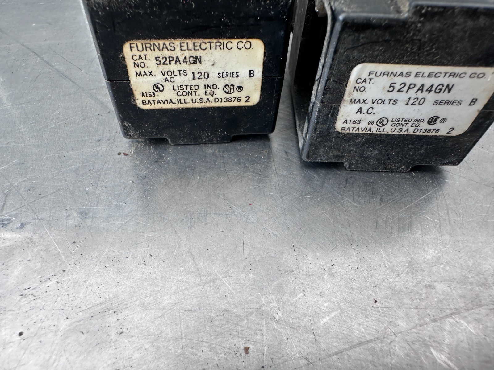 Furnas Electric 52PA4GN, 1x Amber Lens, 1x Green Lens – (Lot of 2 total)