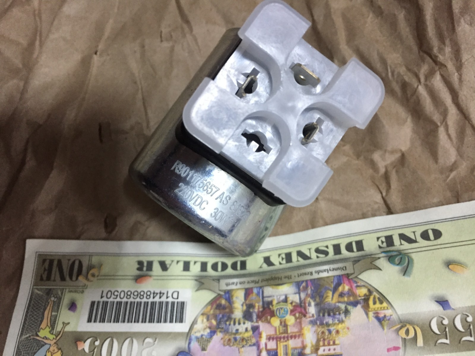 SOLENOID COIL 45-K4K__-30G220__00 R901175657 NEW REXR0TH