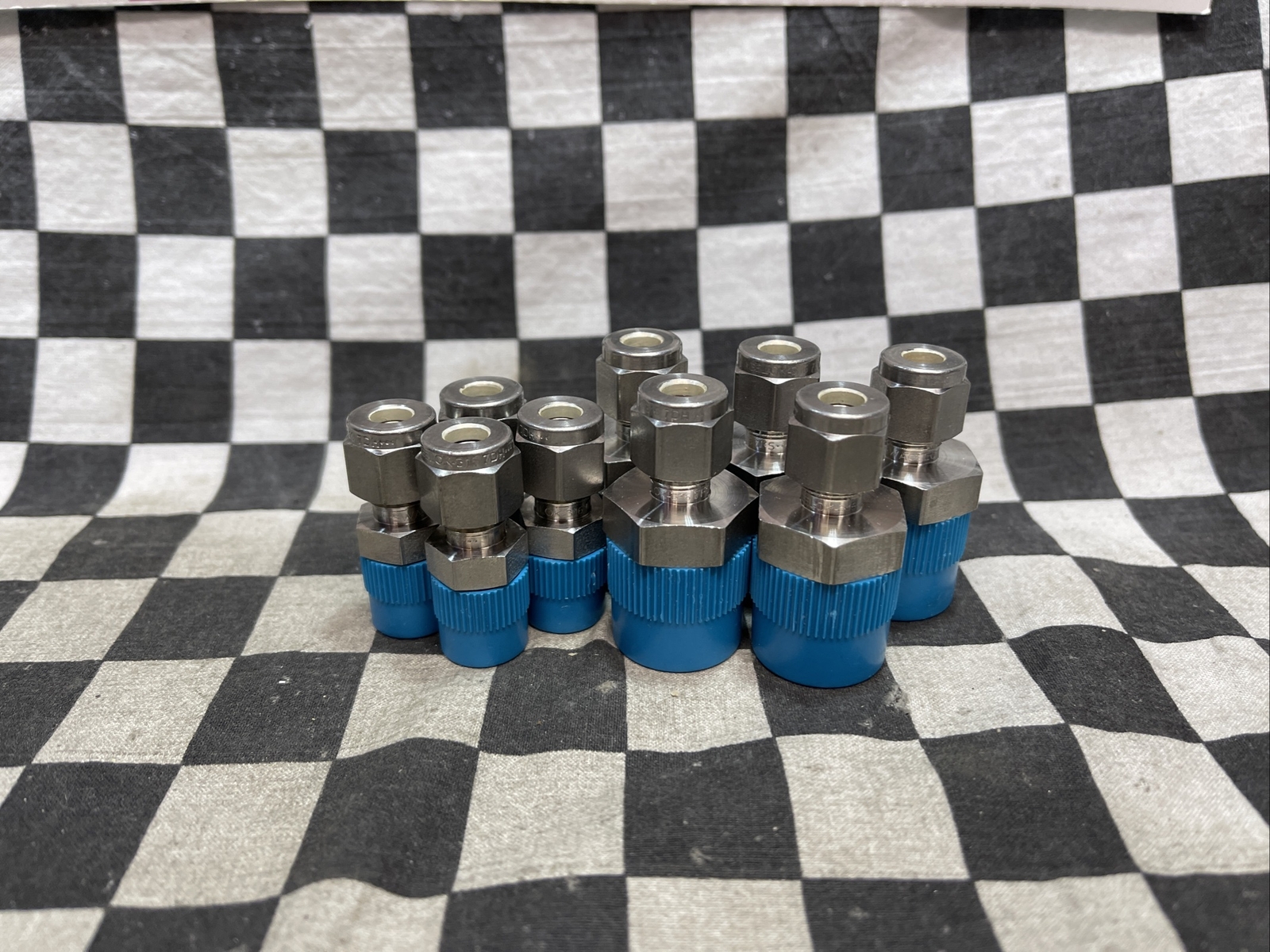 SWAGELOK SS-400-1-8, SS-400-1-4, MALE CONNECTOR 1/4″ TUBE, LOT OF 9#1606V17