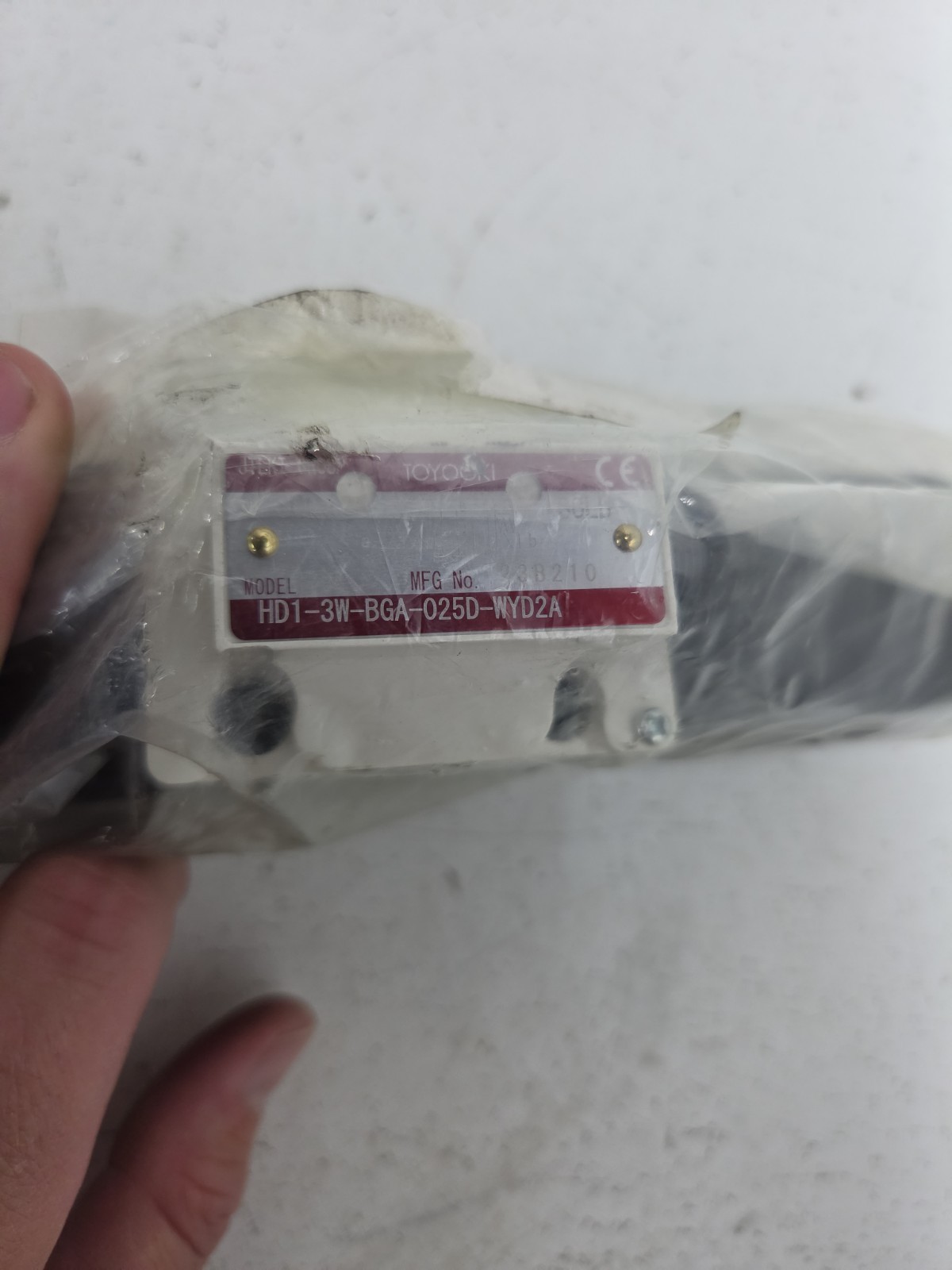 TOYOOKI HD1-3W-BGA-025D-WYD2A **NOS**