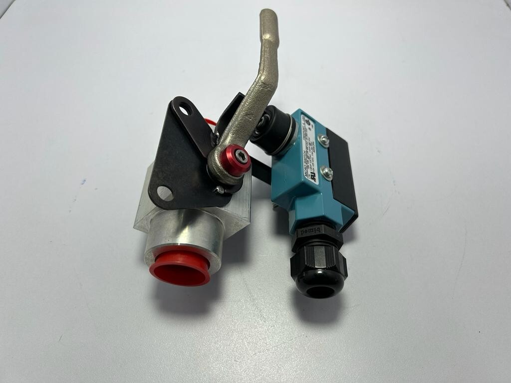 Honeywell Limit Switch BZE6-2RN With P16164 Pneumatic Valve