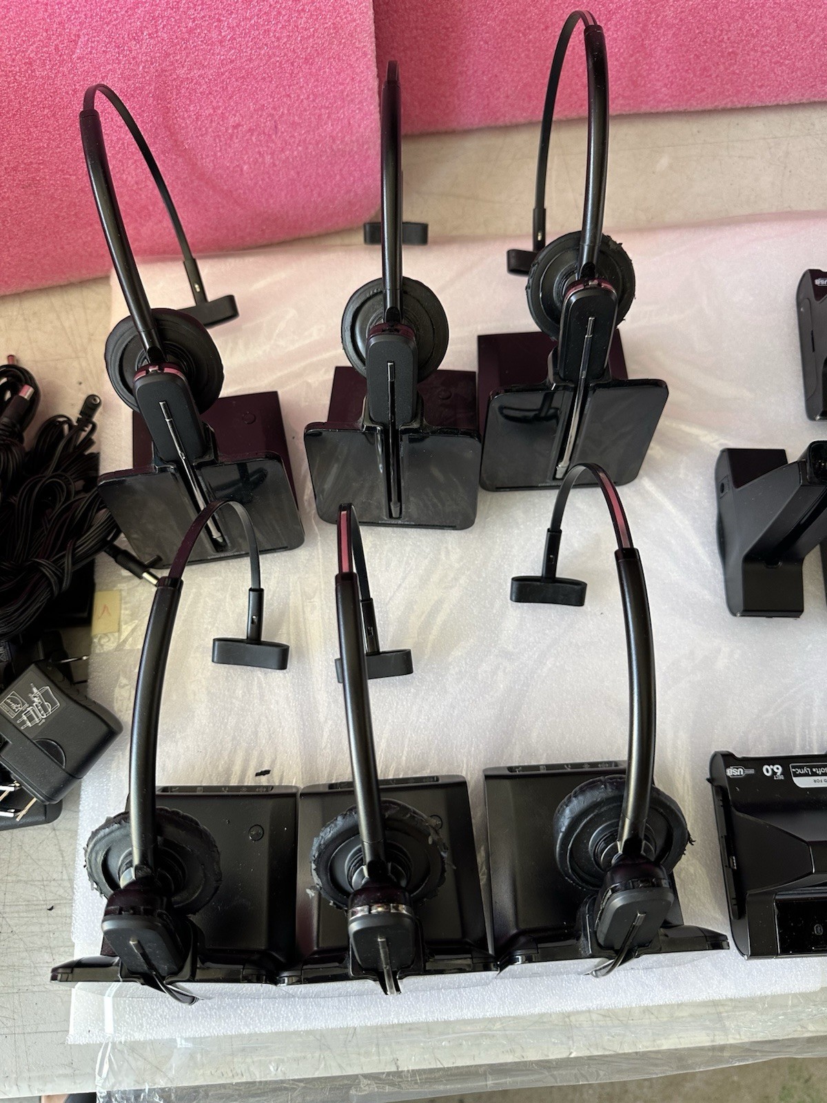 Lot of 13 Plantronics 6/C054 Wireless Headsets 7/W02 /W Charging Base Stations