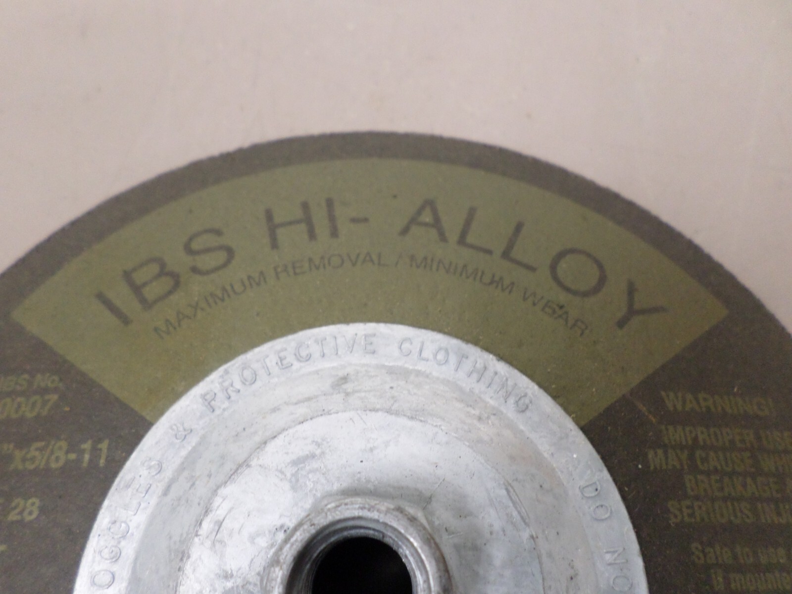 IBS Incorporated Hi-Alloy 7″ X 1/4″ x 5/8-11 Threaded Hub Grinding Disc Type 28
