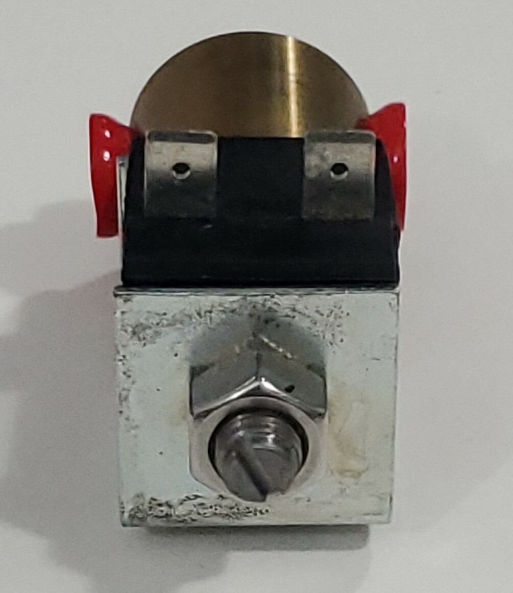 *NEW* ITT Alcon 01AZ045C1-1EAA 1/8″ NPT Brass Body Solenoid Valve 24Vac Warranty