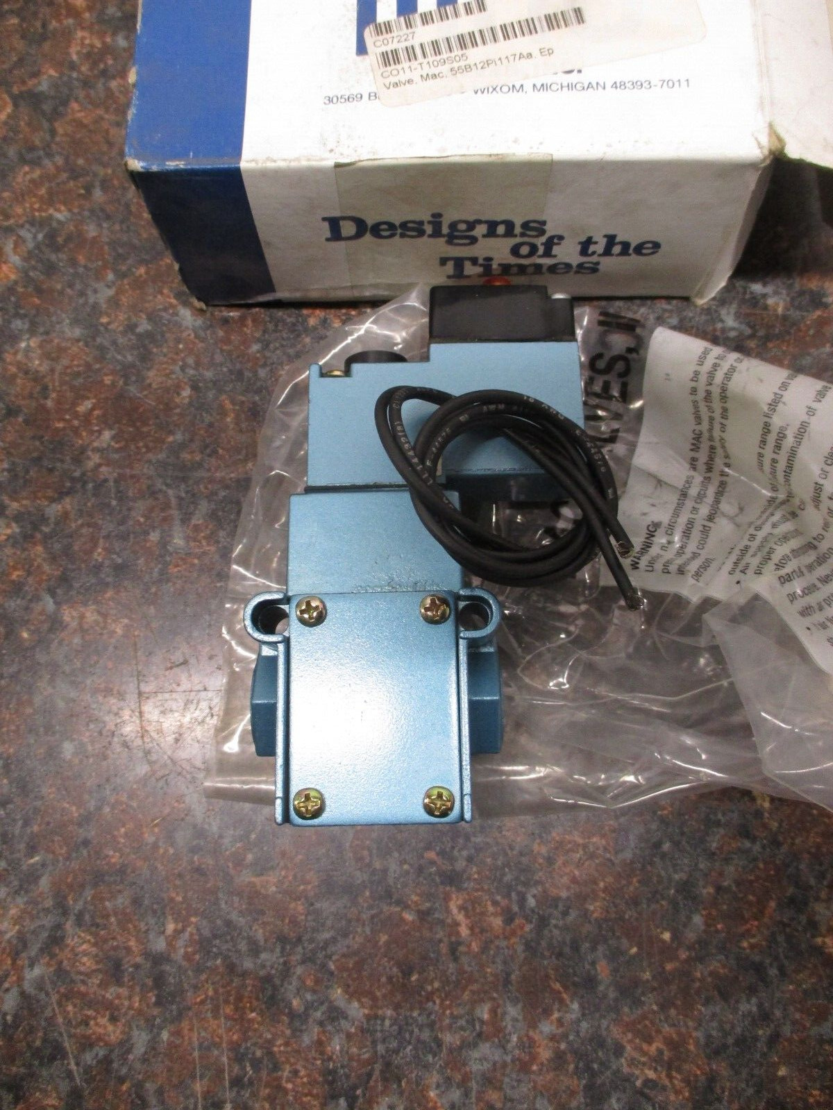 NEW MAC 55B-12-PI-117AA DIRECTIONAL SOLENOID VALVE UNIT W/ PID-116AAAA