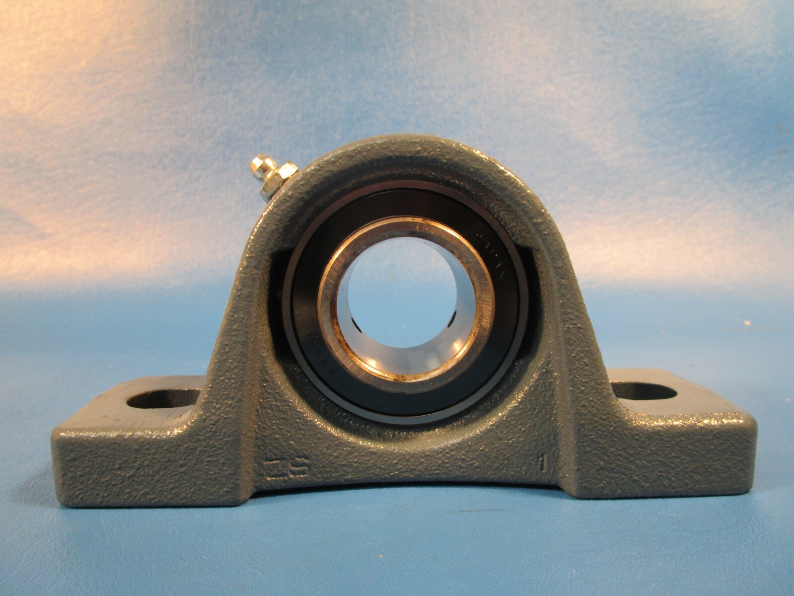 AMI ASAHI UCP206-20, 1-1/4 in Bore, Pillow Block Ball Bearing Unit