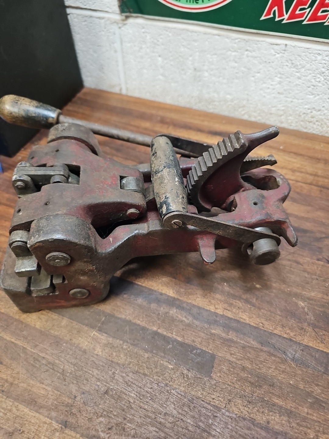 S21- RARE Detroit Belt Lacer Press Vintage flat belt Lacing. Machine