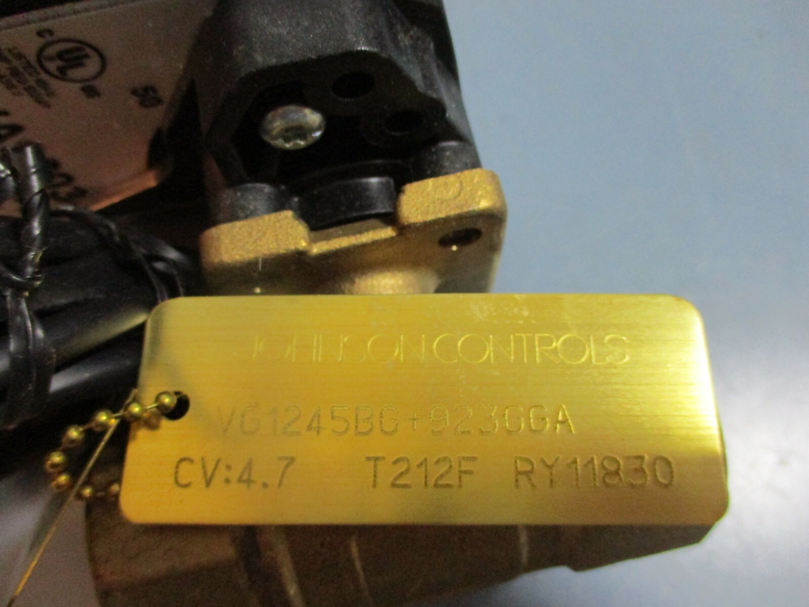 Johnson Controls VG1245BG + 923GGA ¾” 2W Ball Valve w/ Actuator NEW