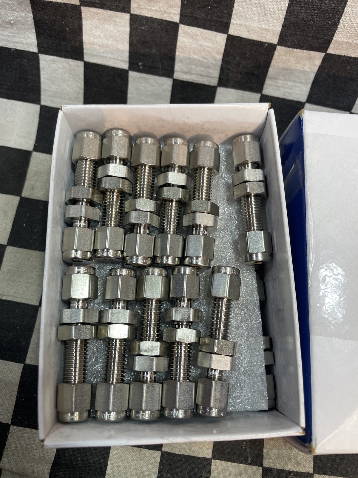 SWAGELOK SS-200-61BT, SS20061BT Bulkhead Union 1/8″ LOT OF 35 SHIPSAMEDAY#1631AT