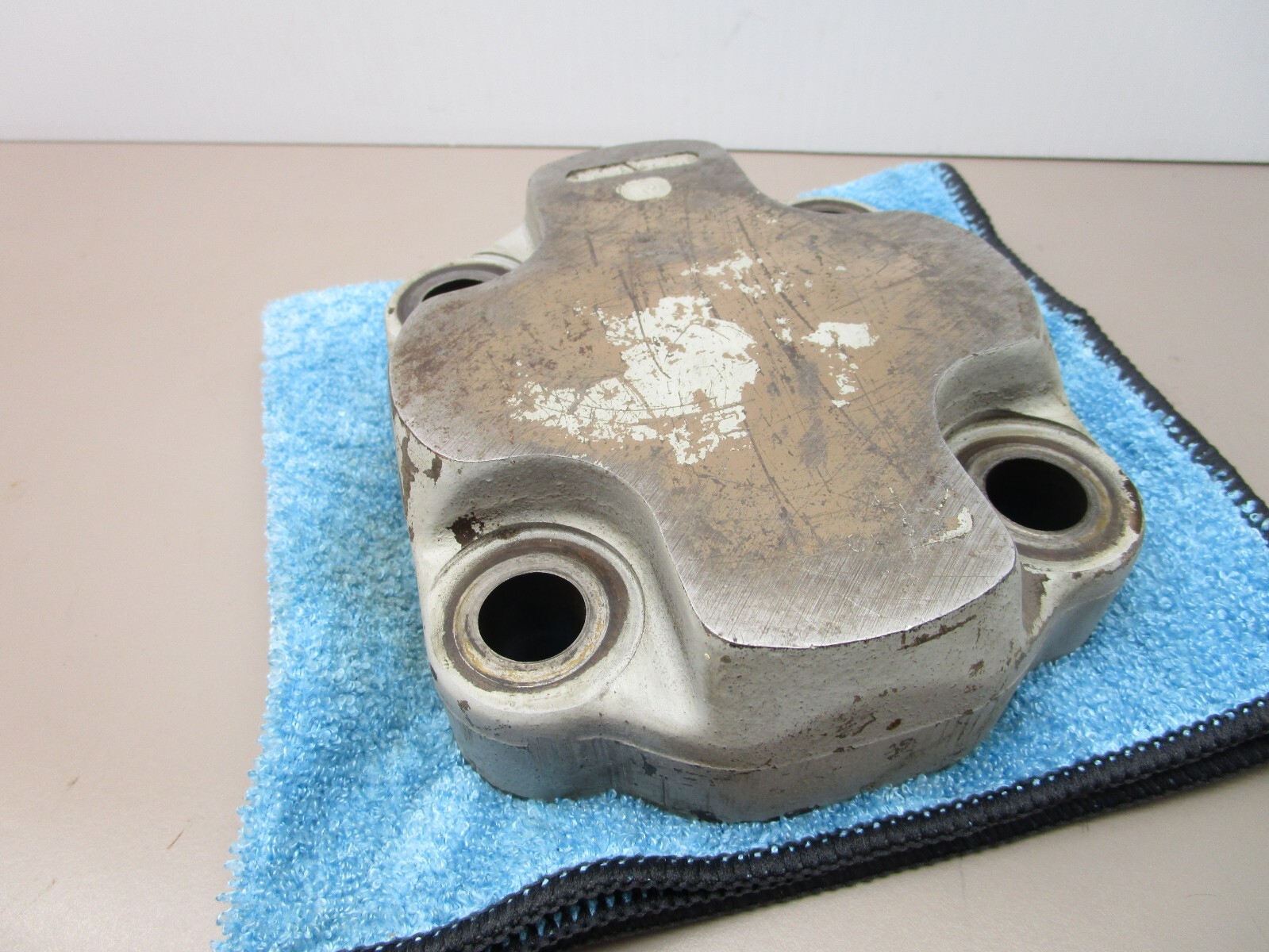 Lynch P50 P51 Hydraulic Pump Roller Bearing Back Cover End Plate UA-1603