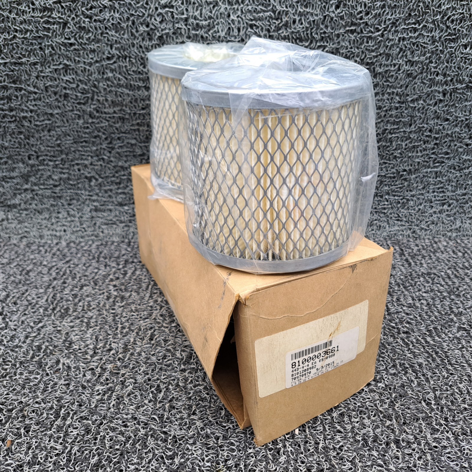 Vacuum Air Filter 810003661 & 44D-4-4. 5″ X 4-7/8″ center bore 2-9/16″ ID (2)