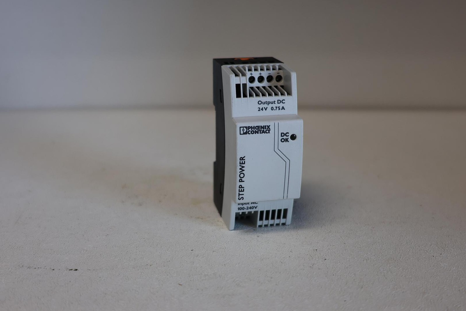 Phoenix Contact STEP Power Supply/ Model: 2868635 (VN) – DIN Rail Mount GHA-181