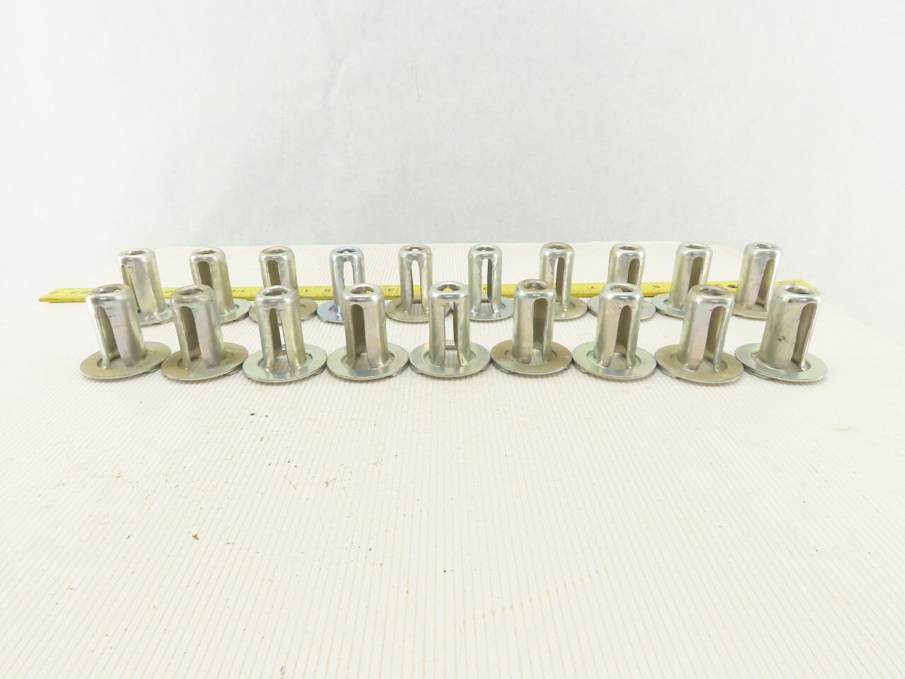 Danly 9-0815-16 Spring Retainer 2″ Diameter x 1-7/8″ Length Lot of 19