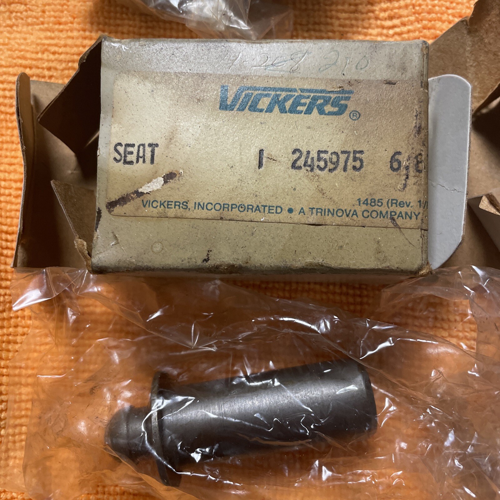 Vickers Seat. Part number 245975. Qty 5. Includes Boxes.