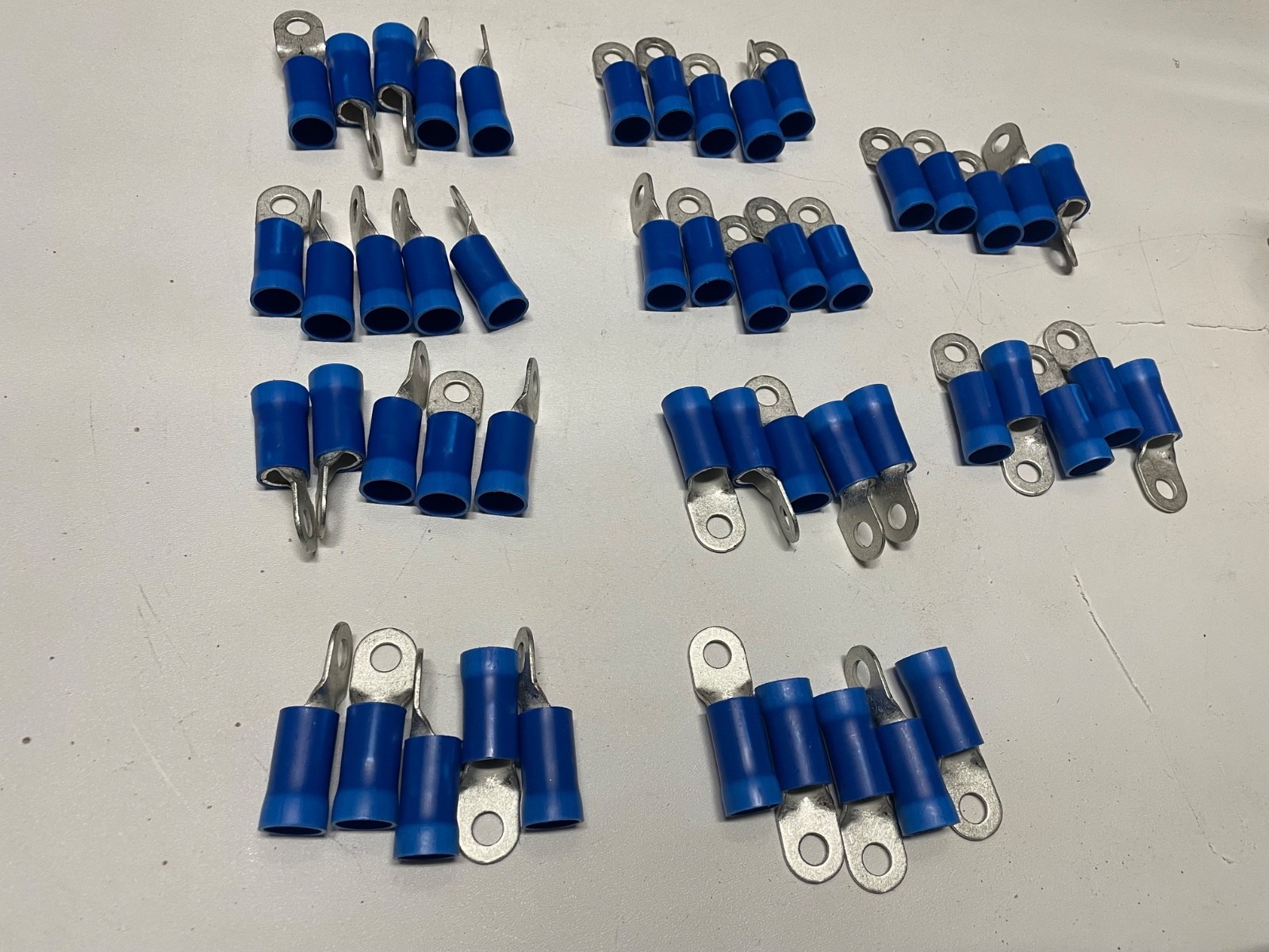 Box of 50 Molex 0190710305 Insulated Ring Terminal 1/0 AWG 3/8 Stud Crimp 300V