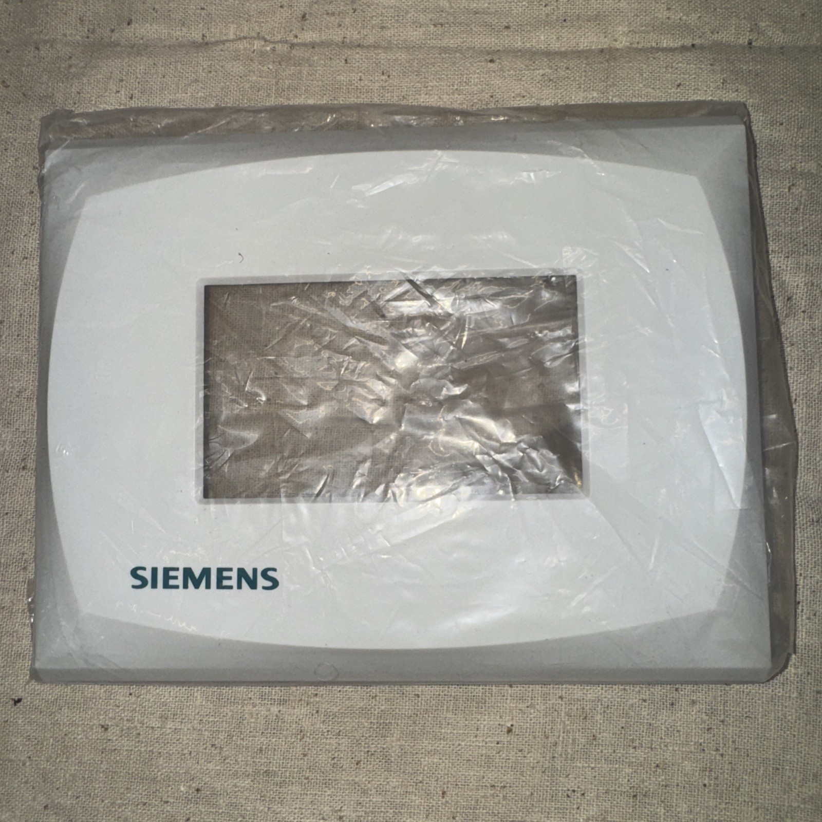 Siemens 547-301A MRMS Multi-Room Monitoring Station BACnet