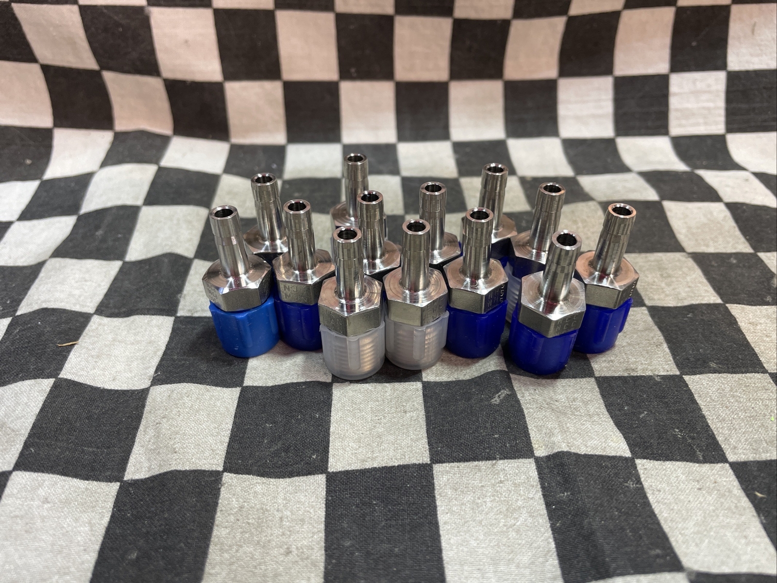PARKER 4MA4N-316, 4MA4N316, MALE ADAPTER 1/4″ TUBE X 1/4″ NPT, LOT OF 13#R44