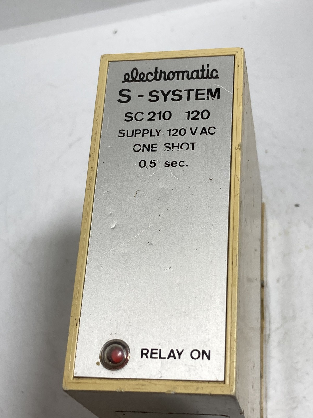 ELECTROMATIC SC210 120 TIMER RELAY 120VAC 45-65HZ 2W ONE SHOT 0.5 SEC. W/BASE