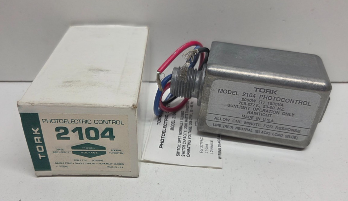 NEW IN BOX! TORK 208-277V PHOTOELECTRIC CONTROL 2104