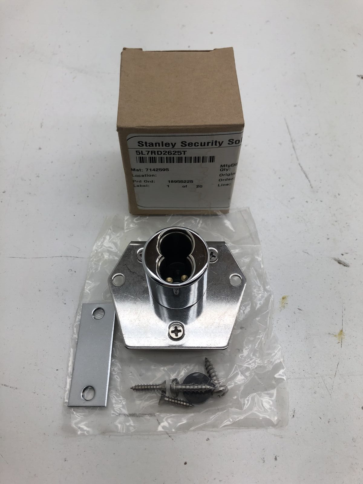 Stanley Security Solutions 5L7RD2625T CHROME DEAD BOLT